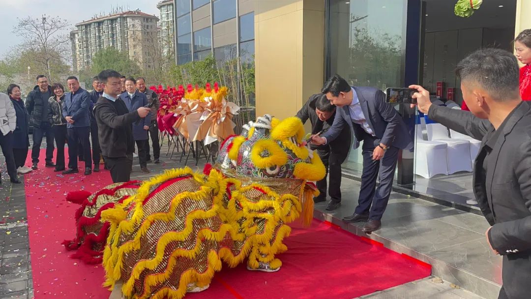 江苏南京“华贵酒庄”隆重开业!(图3) 江苏南京“华贵酒庄”隆重开业!(图3)